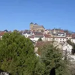 호텔 De La Bouriane 3*