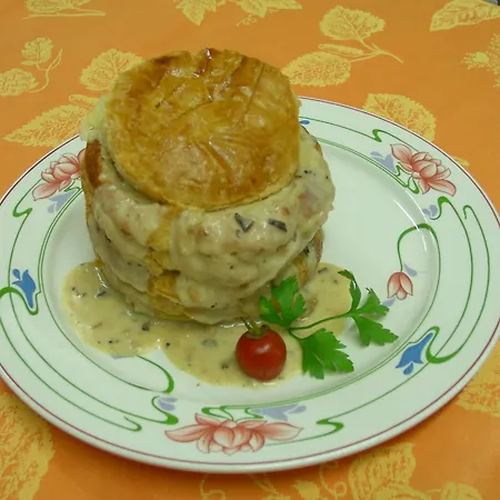 Отель De La Bouriane Гурдон-ан-Керси