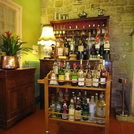 Отель De La Bouriane Гурдон-ан-Керси