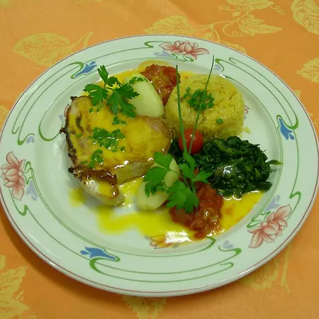 Отель De La Bouriane 3*