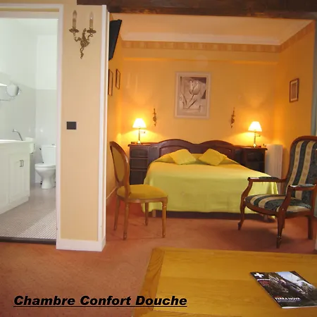 Отель De La Bouriane 3*