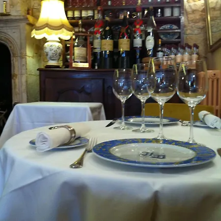 Отель De La Bouriane Гурдон-ан-Керси