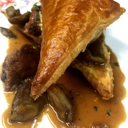 De La Bouriane Отель Гурдон-ан-Керси