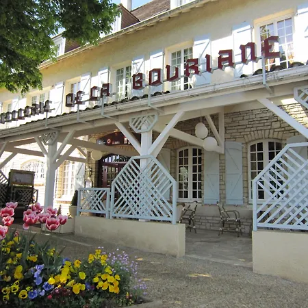 Отель De La Bouriane 3*