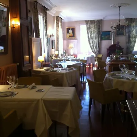 De La Bouriane Отель Гурдон-ан-Керси