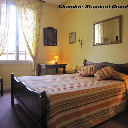 Отель De La Bouriane Гурдон-ан-Керси