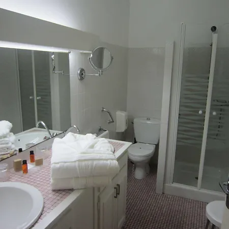 De La Bouriane Hotel 3*
