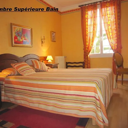 Отель De La Bouriane Гурдон-ан-Керси