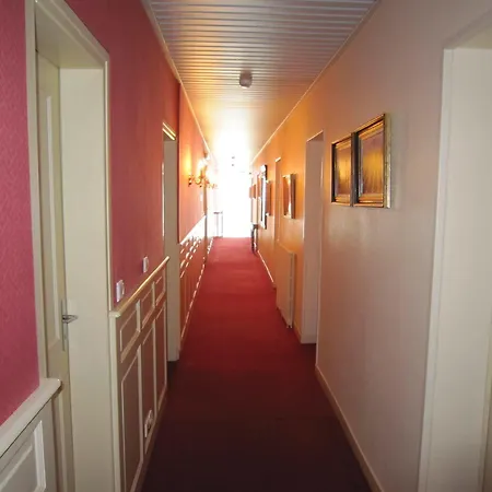 Hotel De La Bouriane 3*